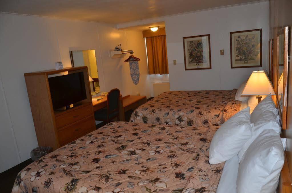 Red Carpet Inn & Suites Ebensburg Экстерьер фото