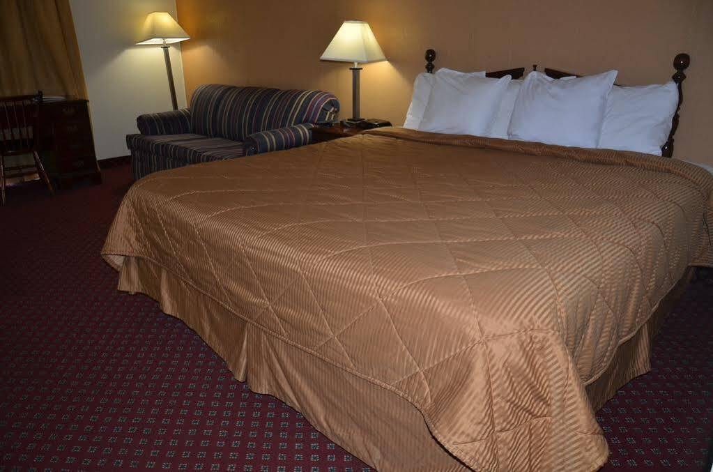 Red Carpet Inn & Suites Ebensburg Экстерьер фото